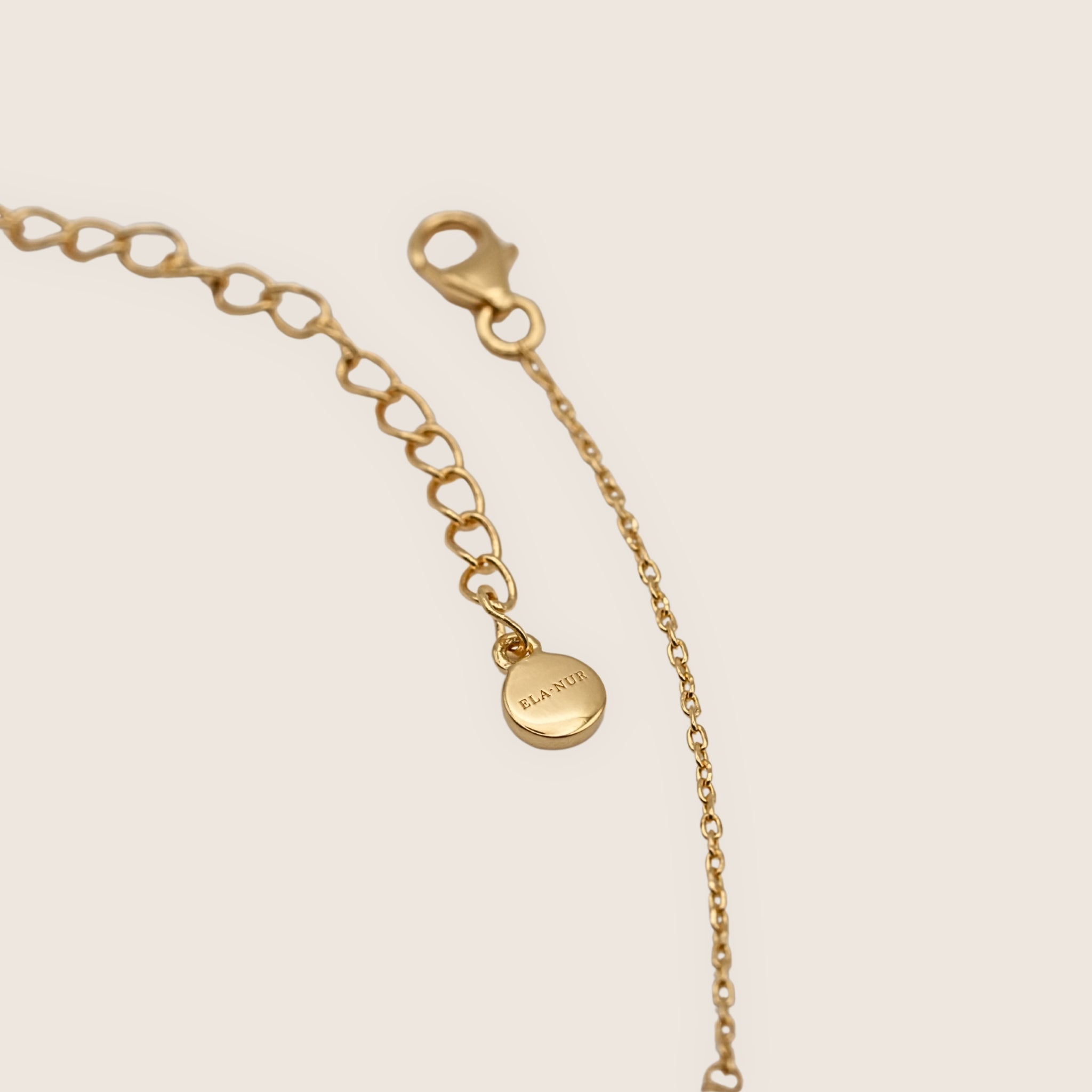 Gold chain necklace