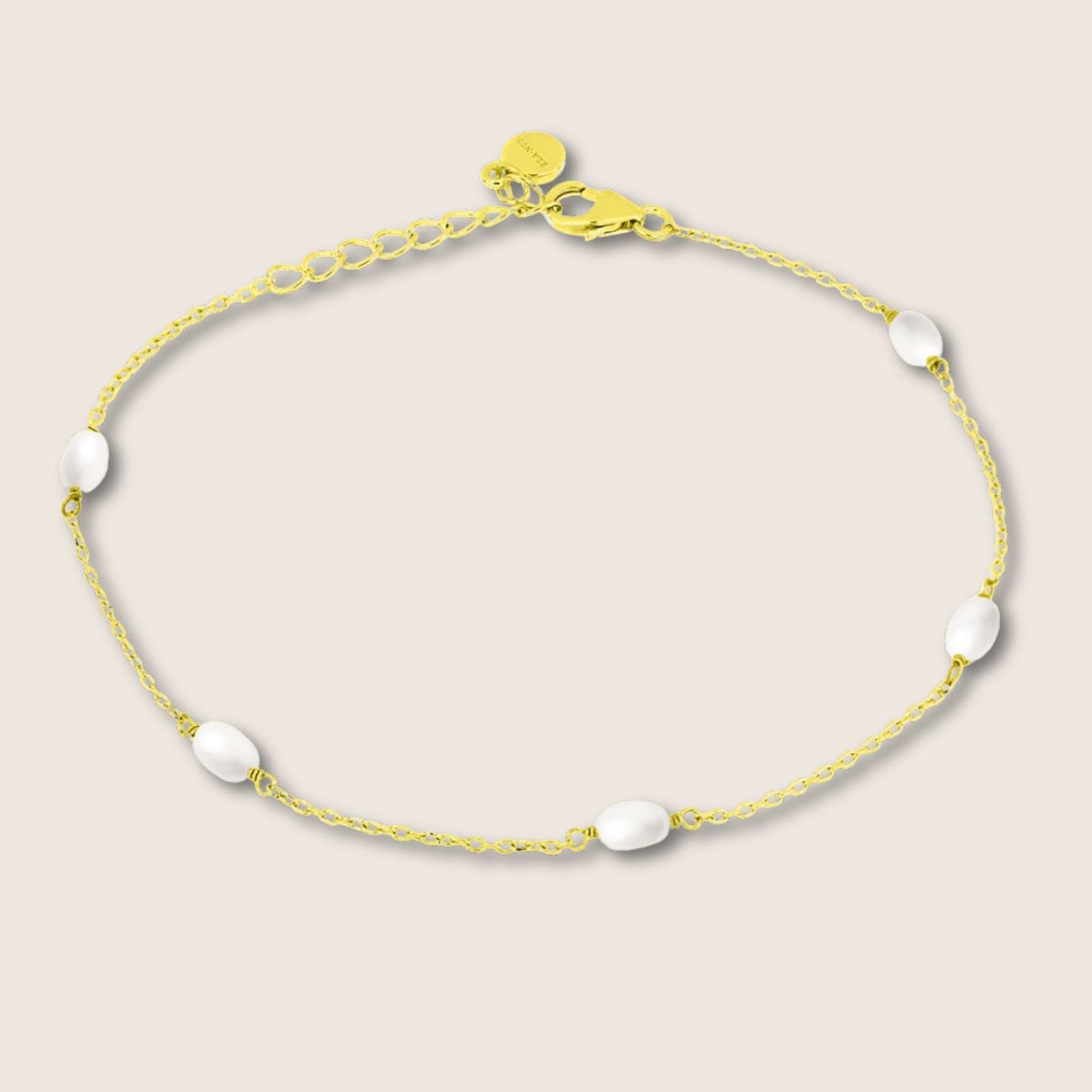 Gold pearl bracelet