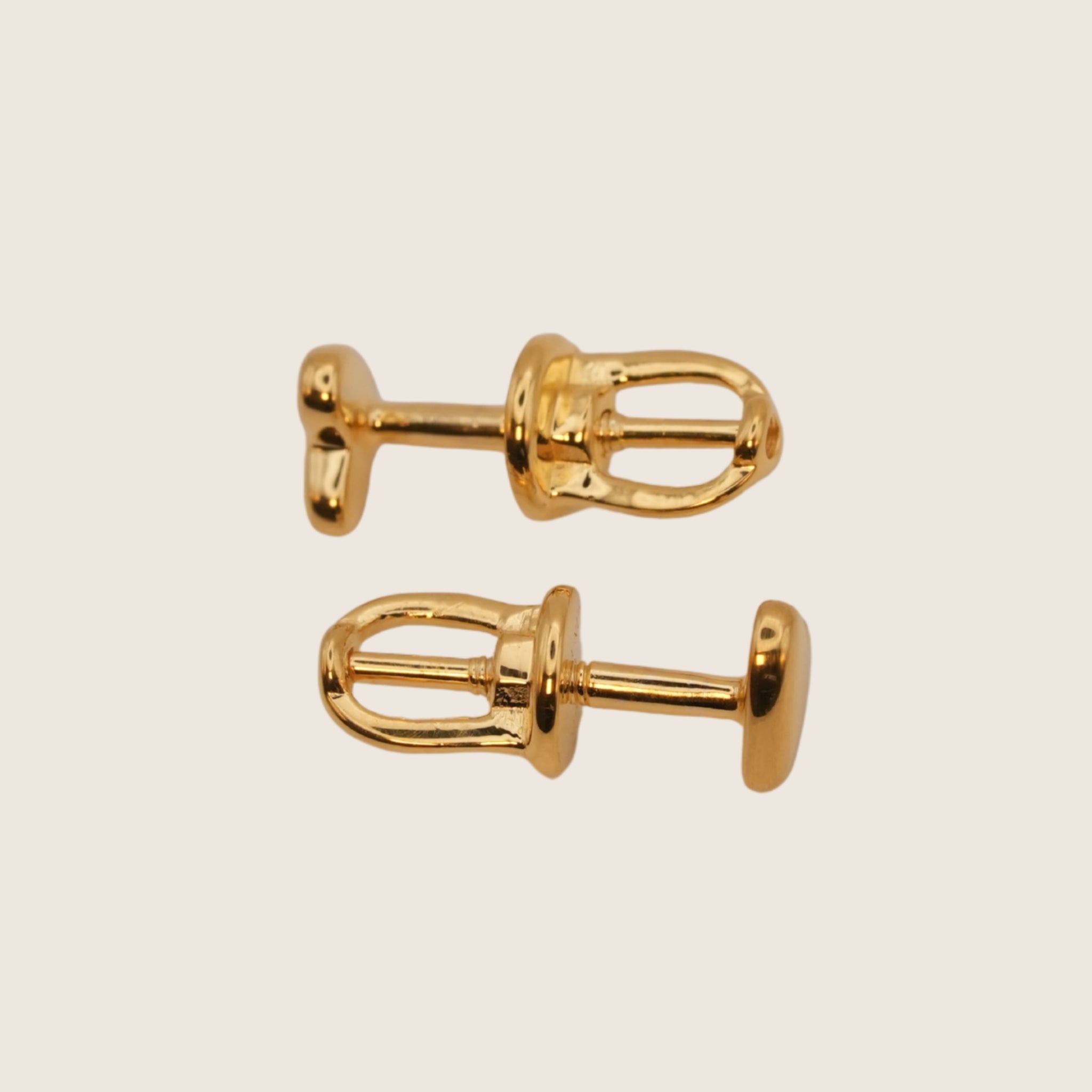 Screw back heart studs