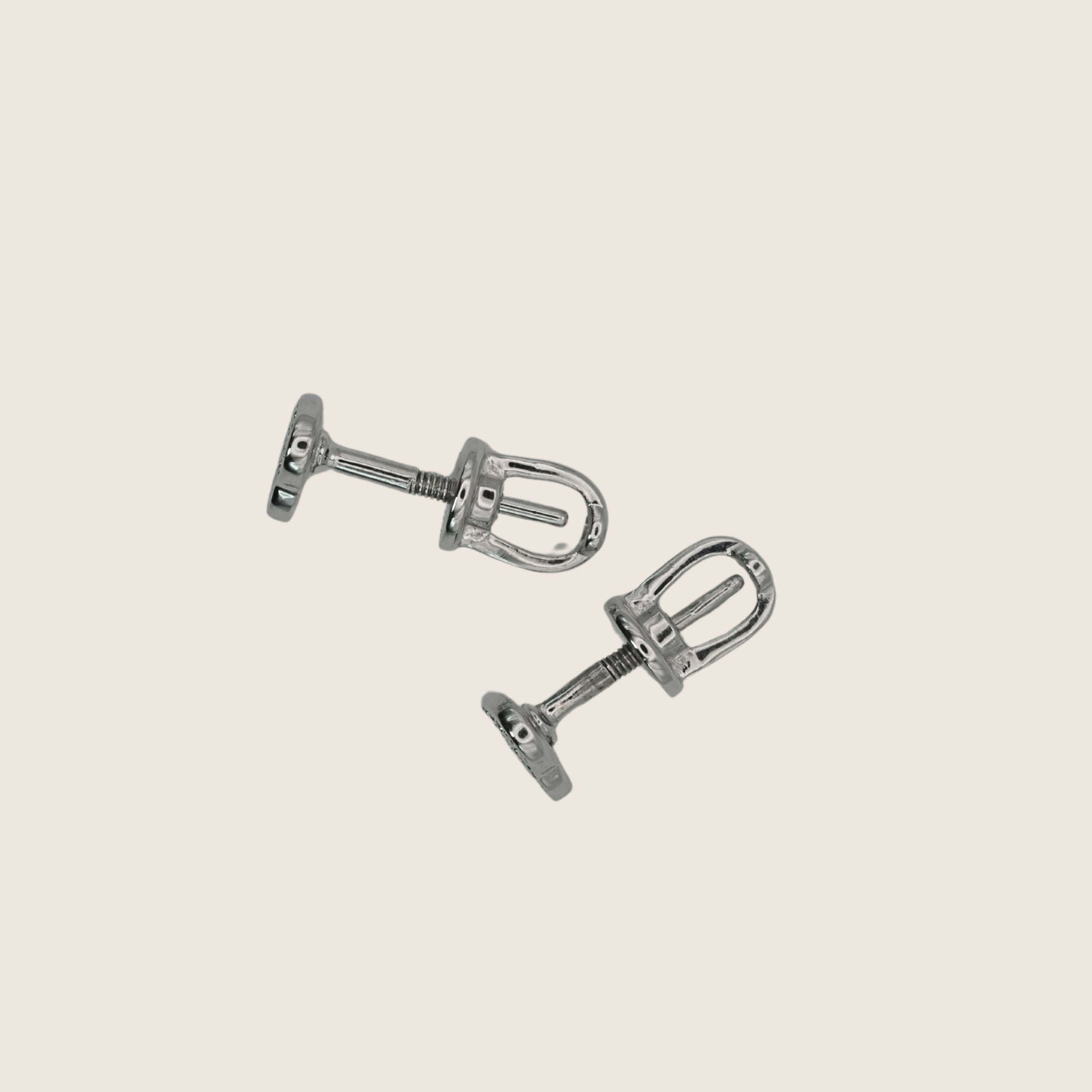 Screw back heart studs